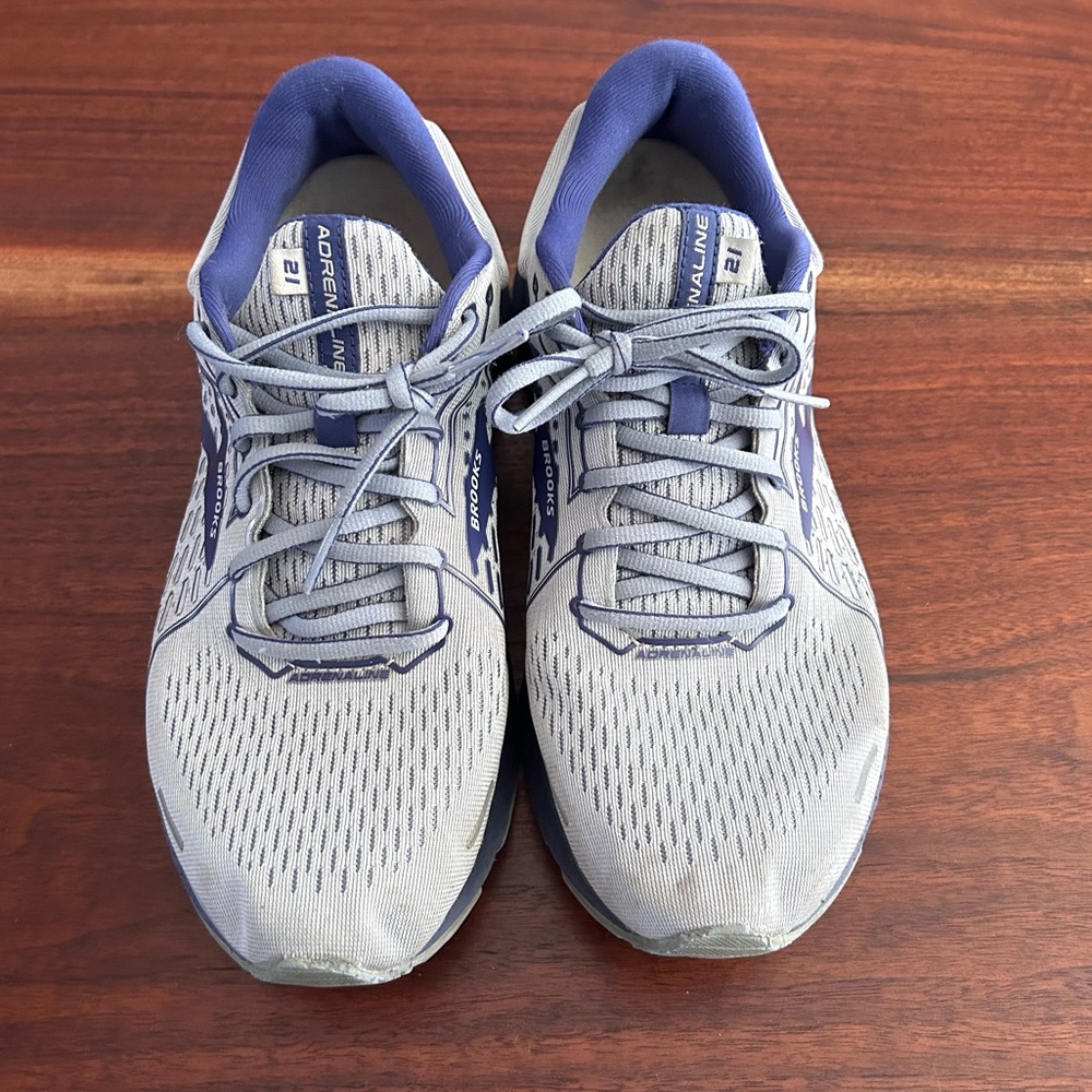 Brooks ADRENALINE GTS 21 Running Shoes Light Grey Purple Size 8.5 2 Extra Wide